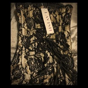 😍Sexy Black lace w/ tan Corset by Daisy Corset 😍